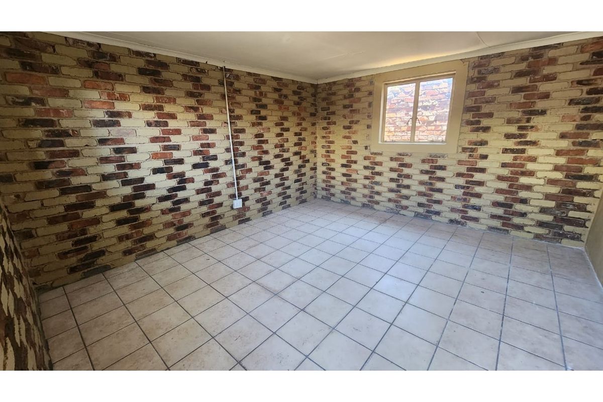 For Sale: Prime Investment Opportunity - 26 Rental Rooms - Photo 2