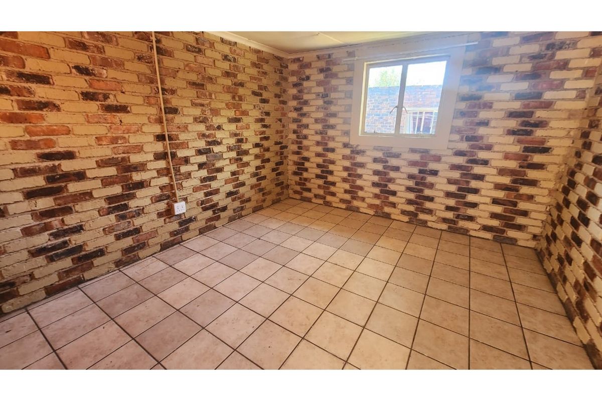 For Sale: Prime Investment Opportunity - 26 Rental Rooms - Photo 4