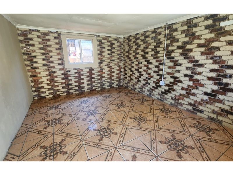 For Sale: Prime Investment Opportunity - 26 Rental Rooms - Photo 1