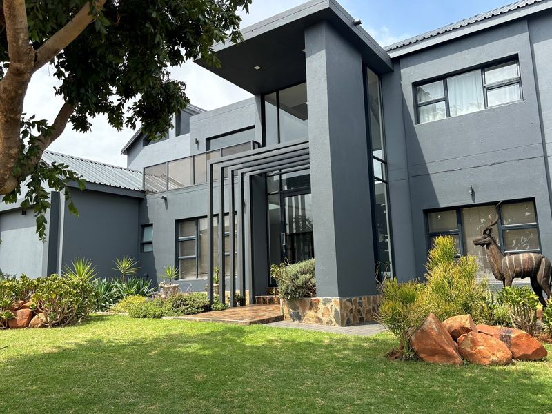 Stunning luxury 6 bedroom house for a discerning buyer! - Photo 3