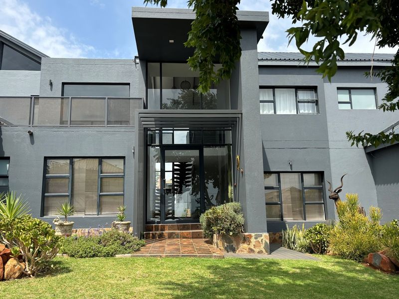 Stunning luxury 6 bedroom house for a discerning buyer! - Photo 2