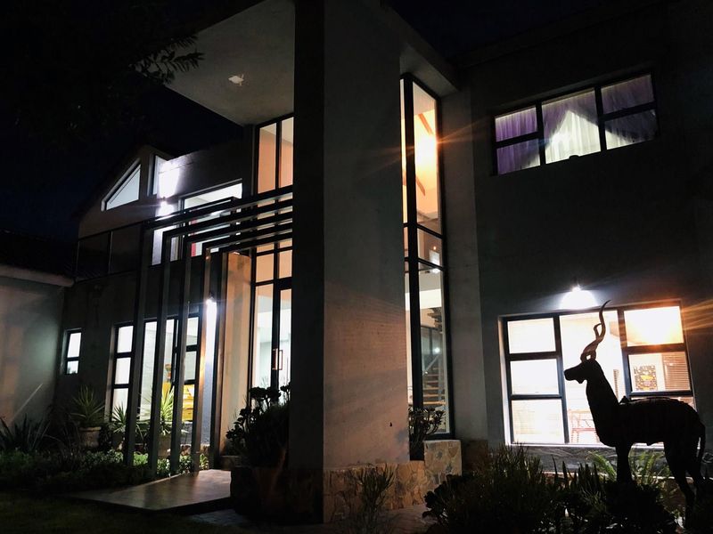 Stunning luxury 6 bedroom house for a discerning buyer! - Photo 10