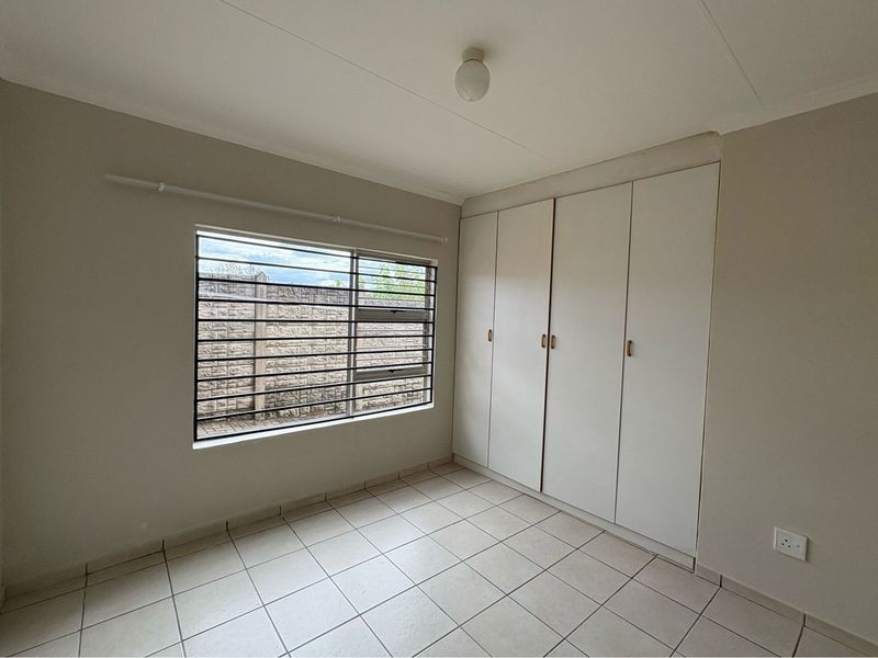 3-Bedroom Townhouse in Secure Pioneer Park Complex - Photo 7