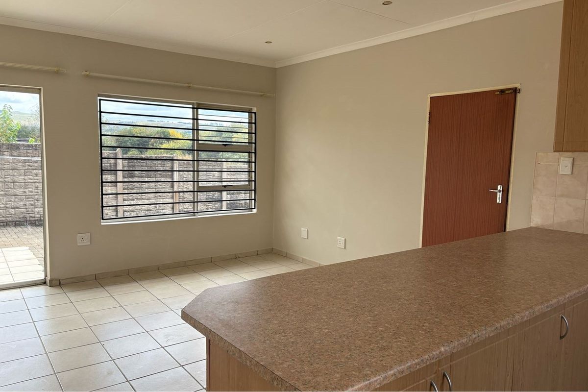 3-Bedroom Townhouse in Secure Pioneer Park Complex - Photo 3