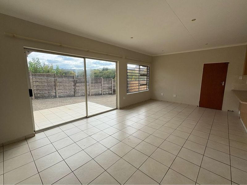3-Bedroom Townhouse in Secure Pioneer Park Complex - Photo 2