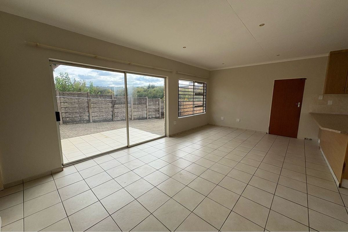 3-Bedroom Townhouse in Secure Pioneer Park Complex - Photo 2