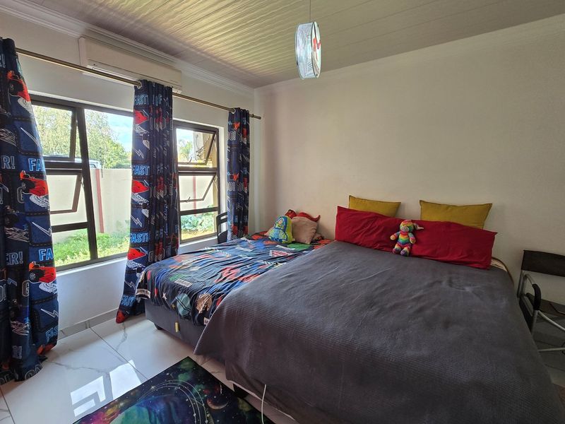 Newly Renovated Masterpiece in Upscale Aerorand - Luxury and Modern Living Redefined! - Photo 10