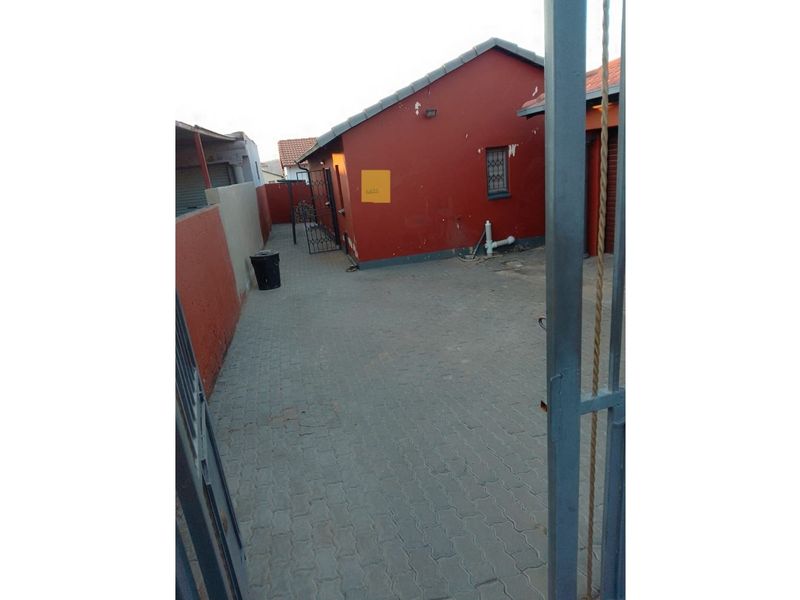 3 Bedroom house for Sale in Mahube Valley - Photo 7