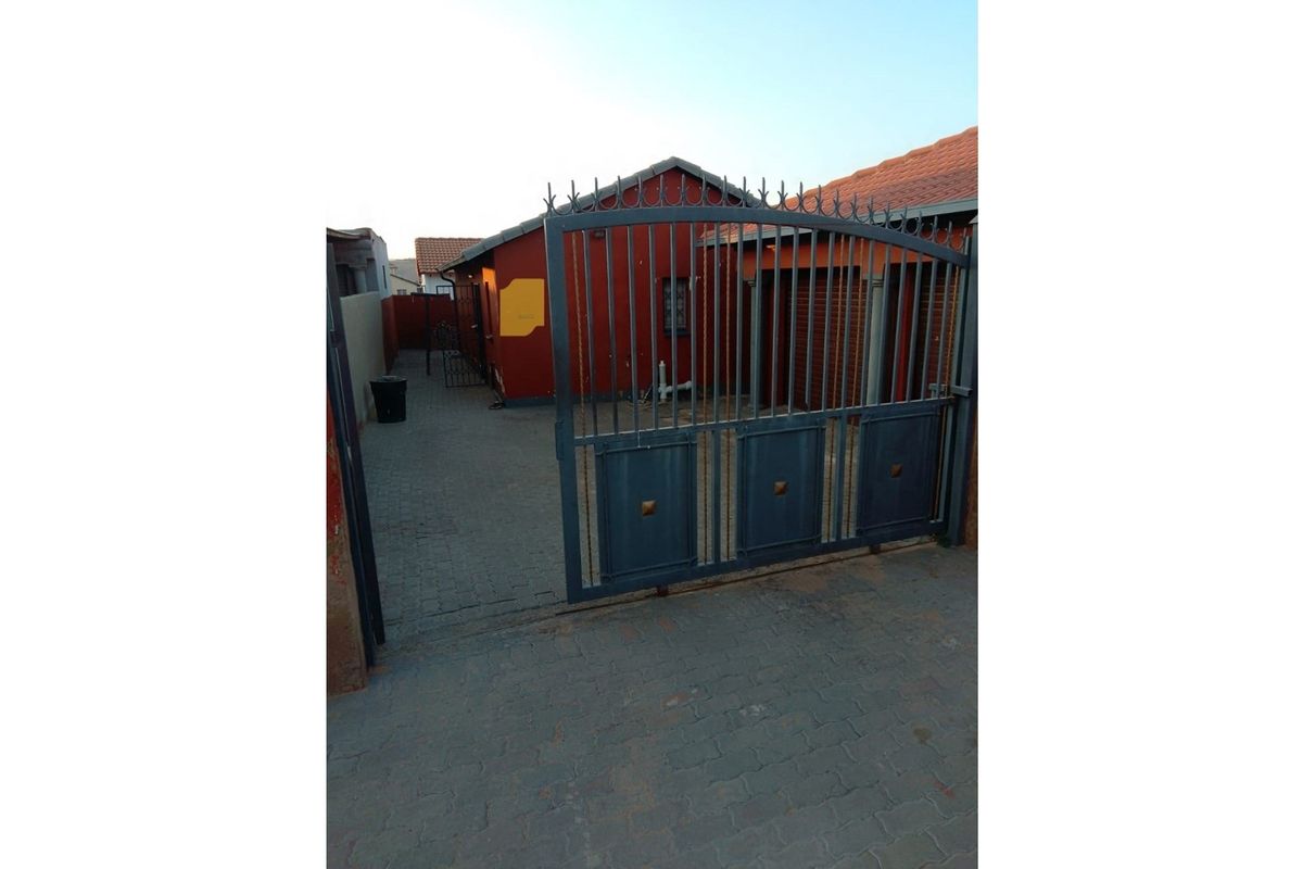 3 Bedroom house for Sale in Mahube Valley - Photo 2