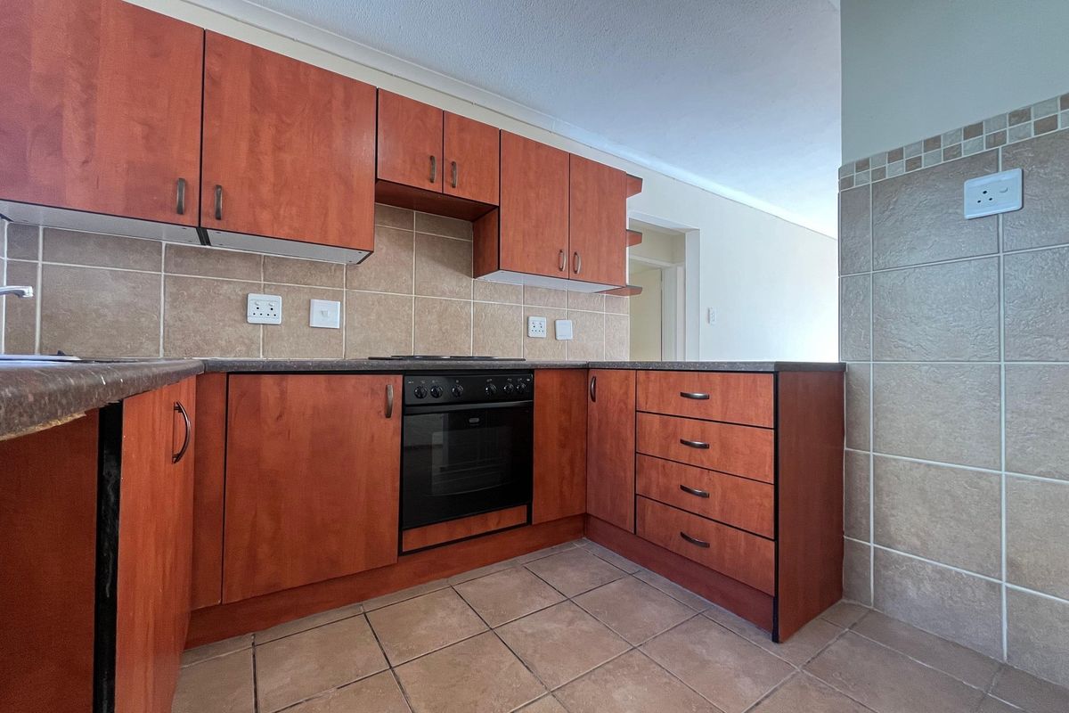 Modern 2-Bedroom Townhouse with Balcony for Sale in Montana Tuine - Photo 3