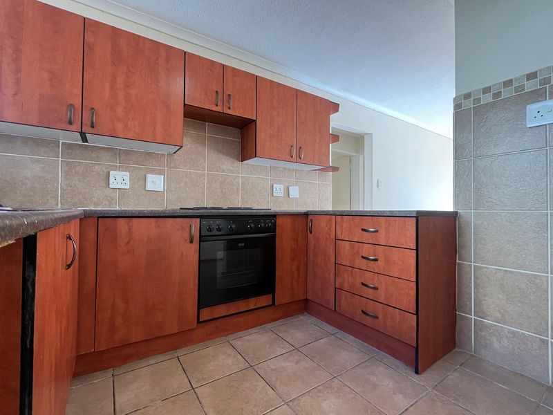 Modern 2-Bedroom Townhouse with Balcony for Sale in Montana Tuine - Photo 3