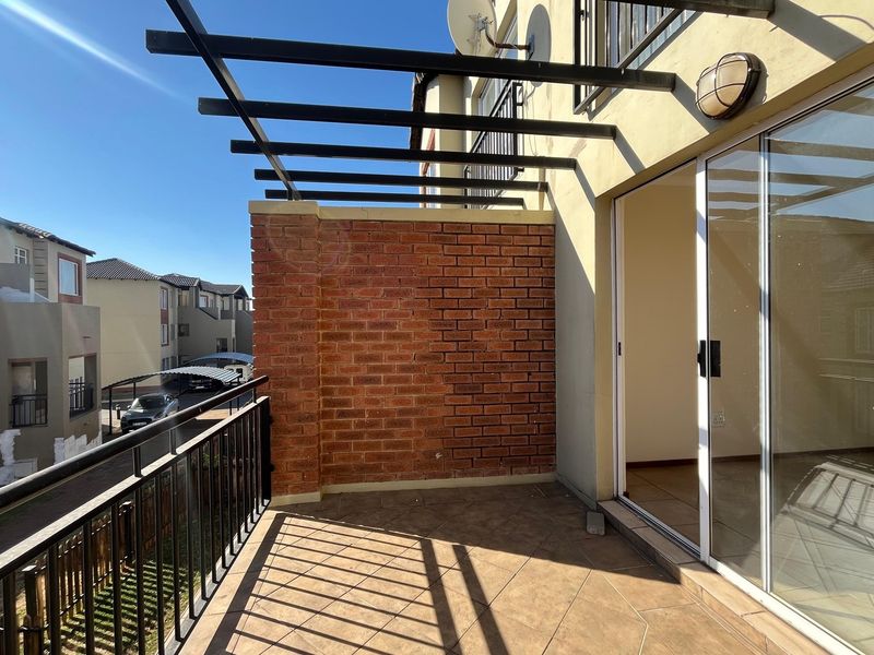 Modern 2-Bedroom Townhouse with Balcony for Sale in Montana Tuine - Photo 9