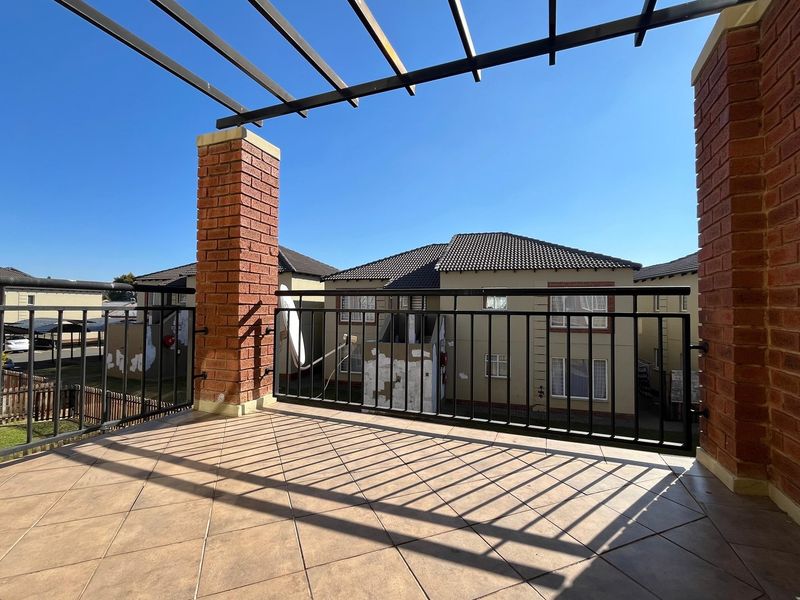 Modern 2-Bedroom Townhouse with Balcony for Sale in Montana Tuine - Photo 7