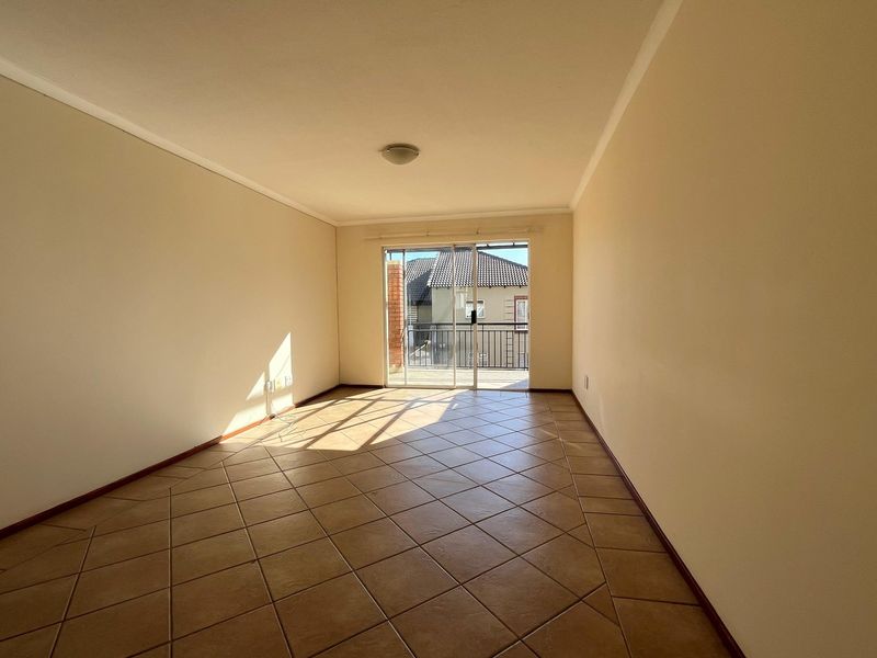 Modern 2-Bedroom Townhouse with Balcony for Sale in Montana Tuine - Photo 4