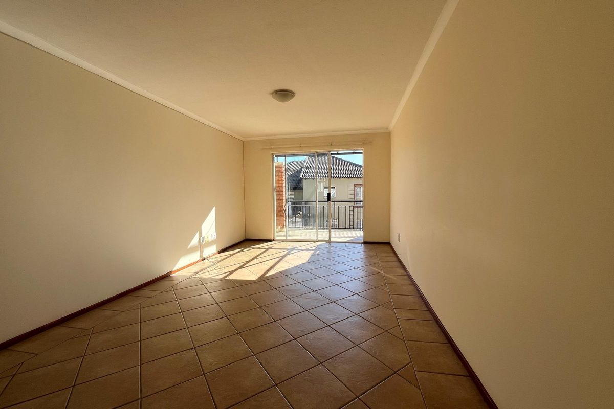 Modern 2-Bedroom Townhouse with Balcony for Sale in Montana Tuine - Photo 4