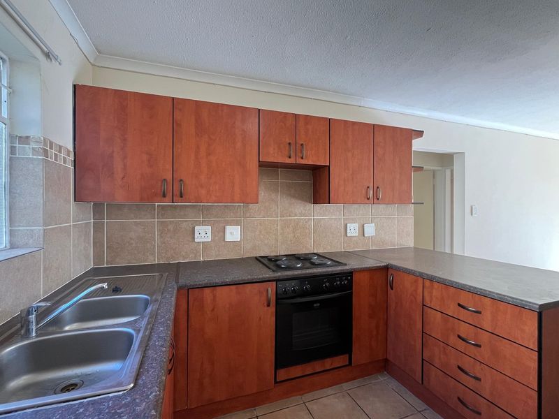 Modern 2-Bedroom Townhouse with Balcony for Sale in Montana Tuine - Photo 2