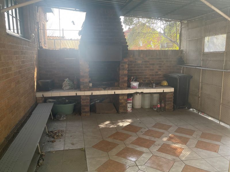 Well Located! - Photo 9