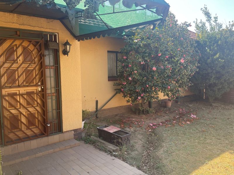 Well Located! - Photo 8