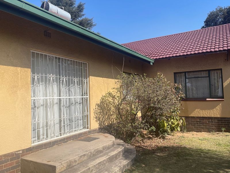 Well Located! - Photo 3