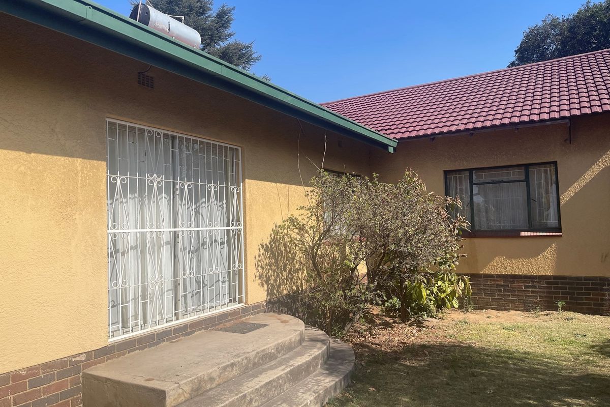 Well Located! - Photo 3