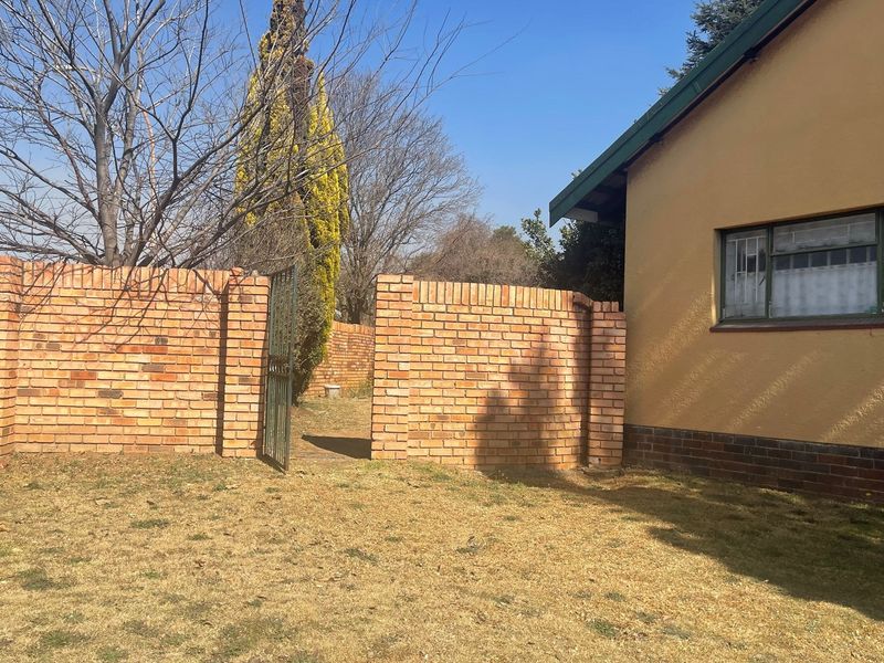 Well Located! - Photo 10