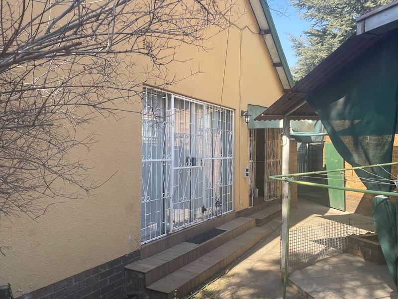 Well Located! - Photo 4