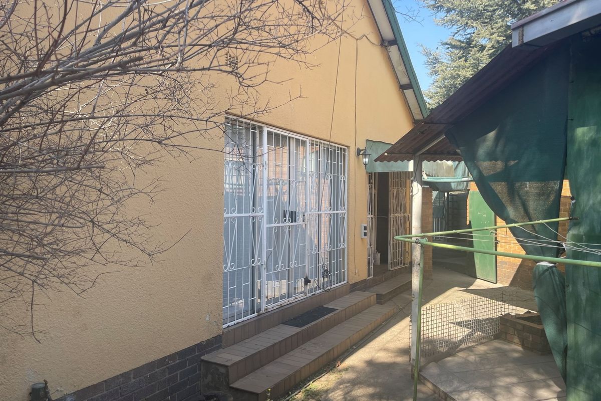 Well Located! - Photo 4