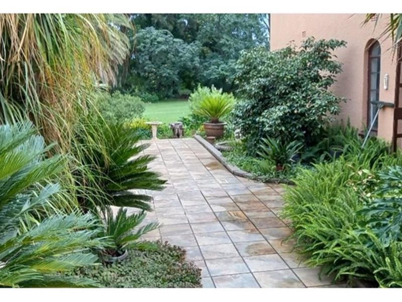 MOOILANDE AH * MEYERTON * R2 650 000.00 * Well Maintained property   * 3 Bedrooms   * 2 Bathrooms - Photo 5