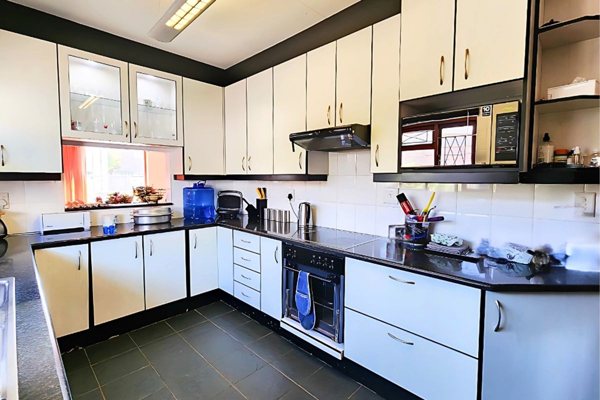 Huge Investment Opportunity! Two 3-Bedroom Homes - Photo 4