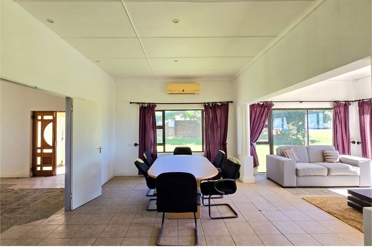 Two spacious farm-style homes ideal for country living! - Photo 2