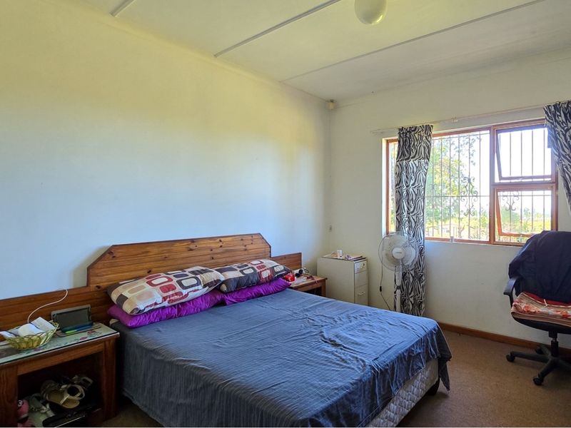 Two spacious farm-style homes ideal for country living! - Photo 10