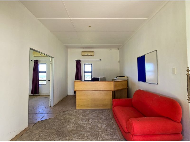 Two spacious farm-style homes ideal for country living! - Photo 9