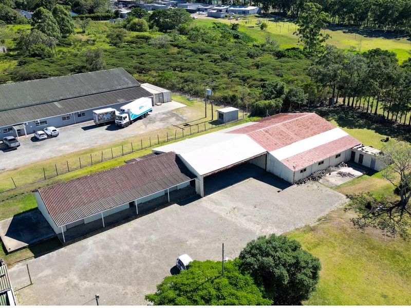 Two spacious farm-style homes ideal for country living! - Photo 6