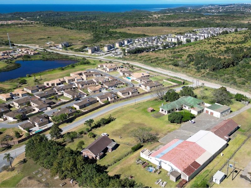 Two spacious farm-style homes ideal for country living! - Photo 4