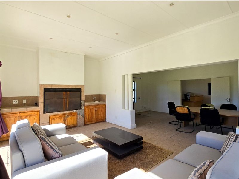 Two spacious farm-style homes ideal for country living! - Photo 8