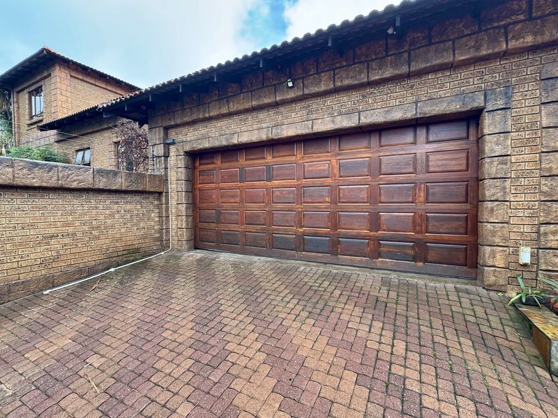 🏡 Stunning Family Home in Prime Aerorand Location - Priced to Sell! - Photo 2