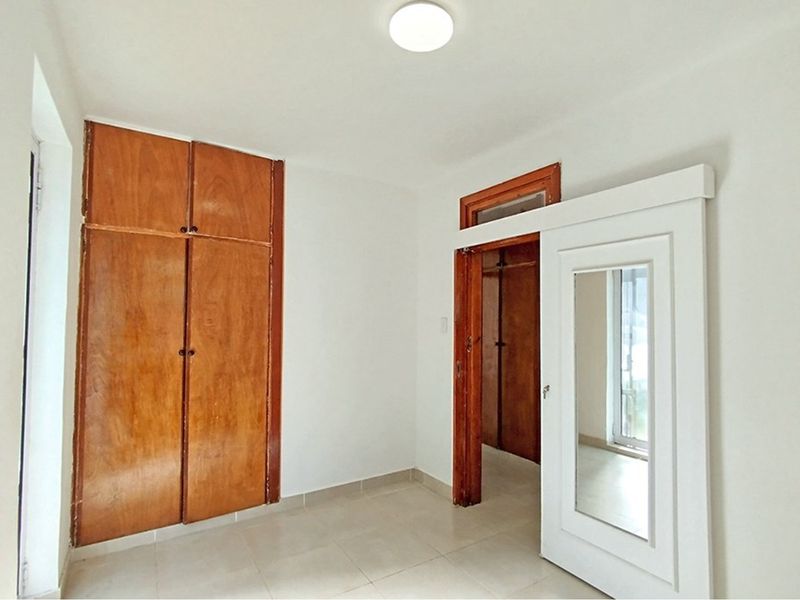 Spacious central Apartment with level access from your Garage! - Photo 10