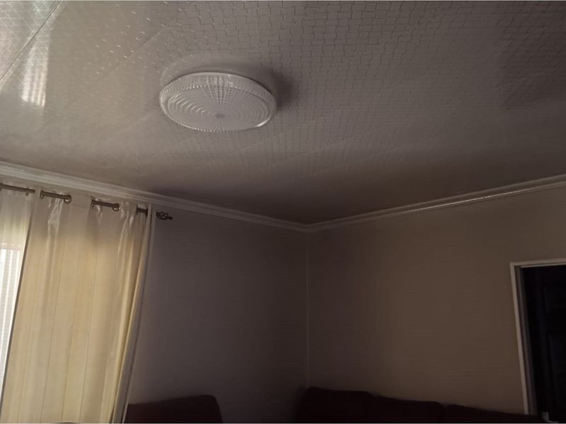 "Stylish 2-Bed Apartment in Jabulani for Sale" - Photo 9