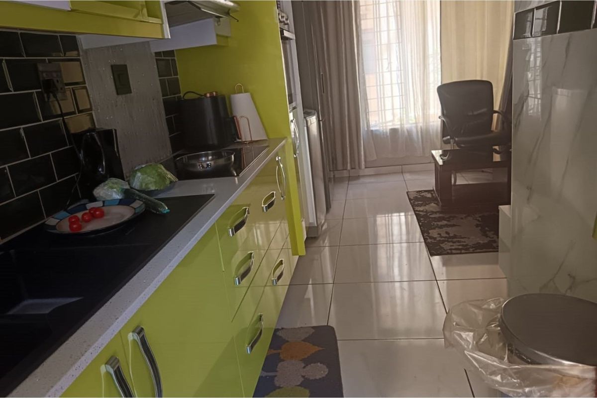 "Stylish 2-Bed Apartment in Jabulani for Sale" - Photo 5