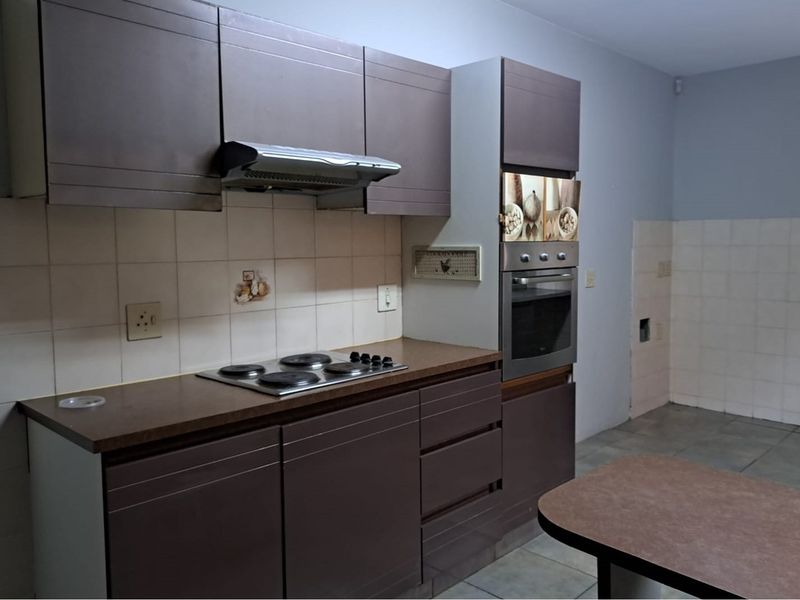 CHARMING CLARENDON - Photo 7