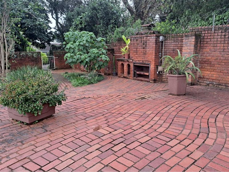 CHARMING CLARENDON - Photo 3