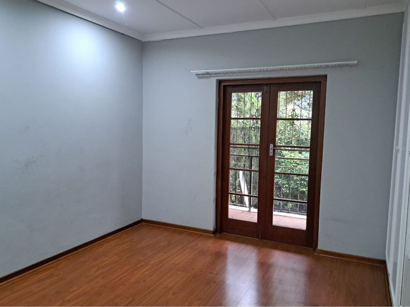 CHARMING CLARENDON - Photo 8