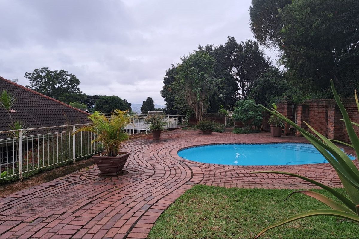 CHARMING CLARENDON - Photo 2