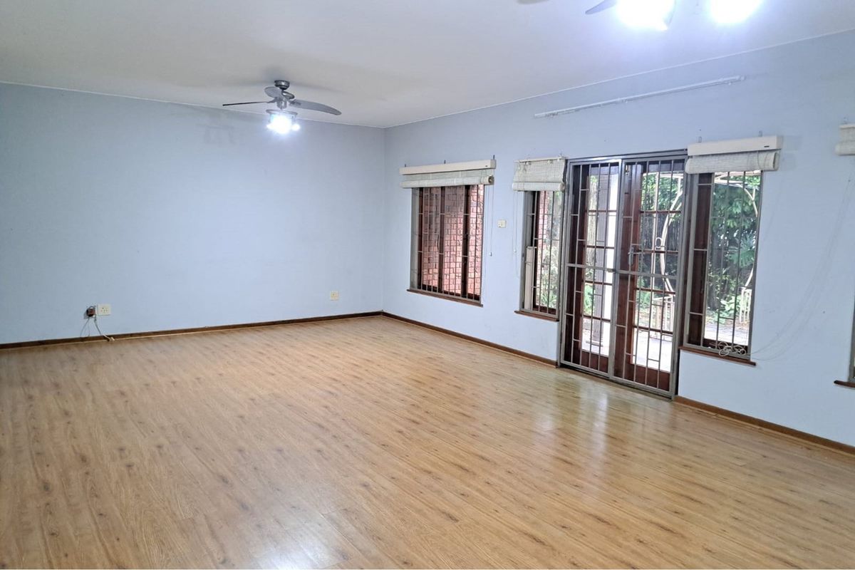 CHARMING CLARENDON - Photo 4