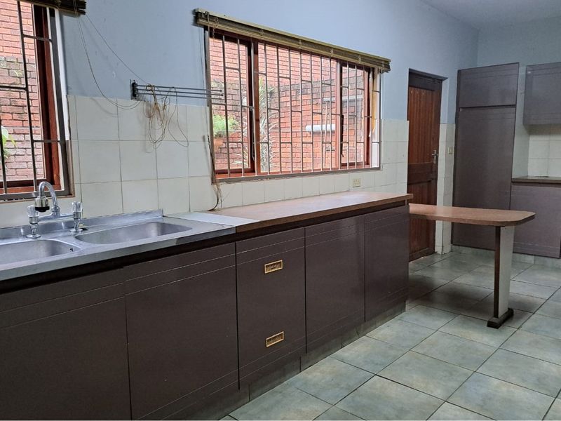 CHARMING CLARENDON - Photo 5