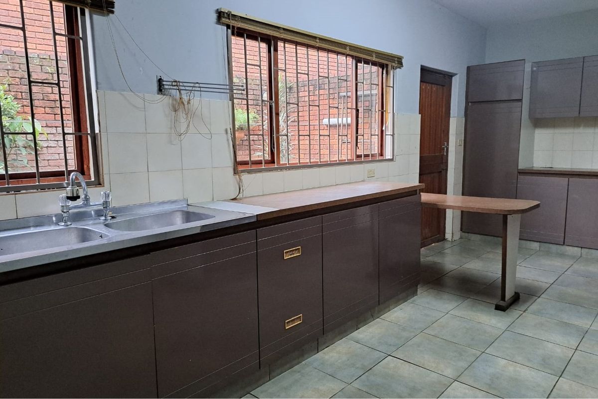 CHARMING CLARENDON - Photo 5