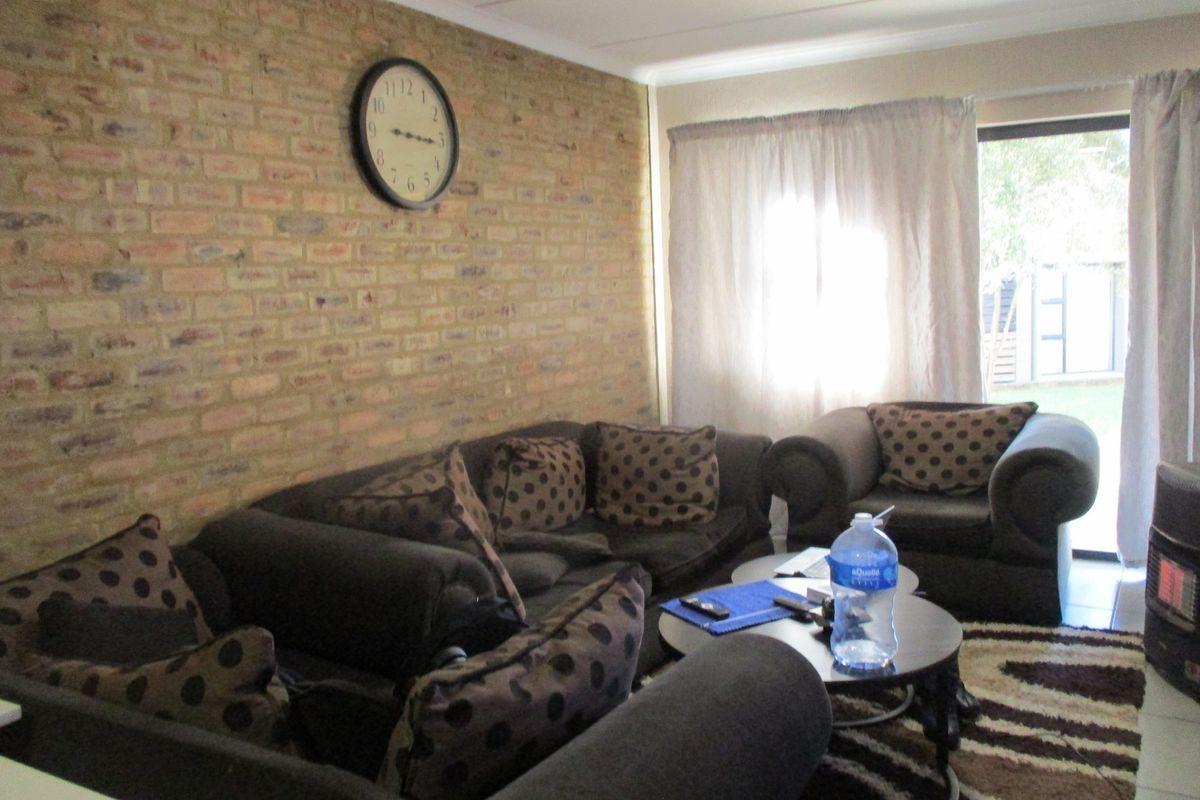 Modern 2-Bedroom Apartment in Secure Complex - Noah’s Village, Kempton Park - Photo 3