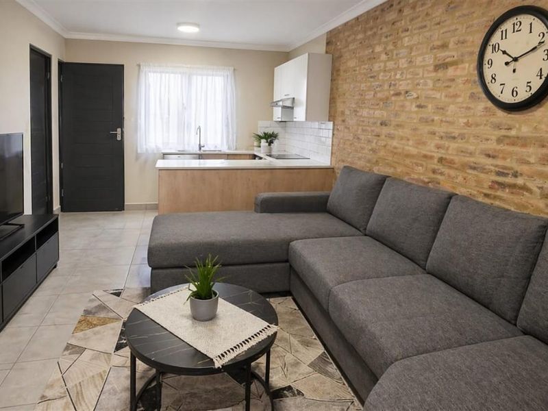 Modern 2-Bedroom Apartment in Secure Complex - Noah’s Village, Kempton Park - Photo 2