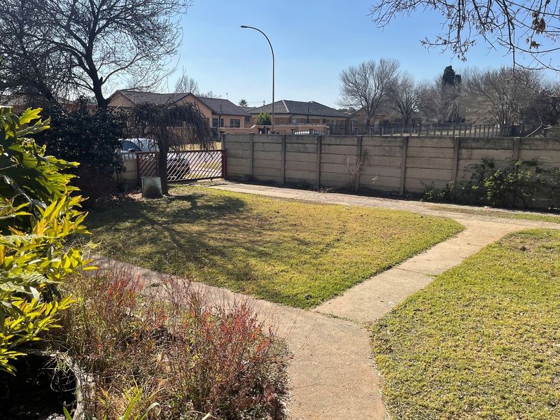 Calling for Investors - Photo 5