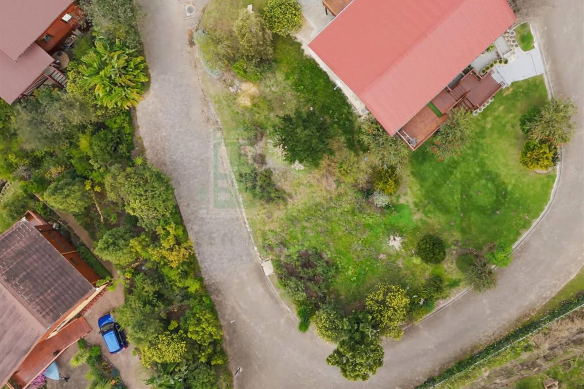 Peaceful lifestyle with access to outdoor activities and nature. - Photo 5